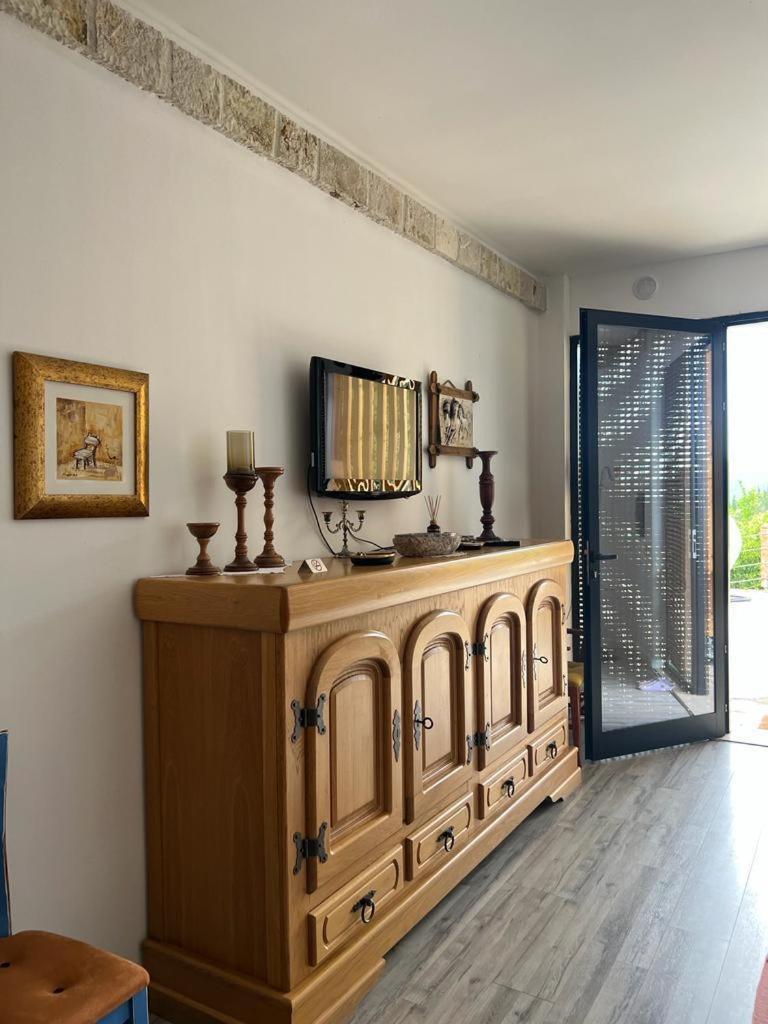 Rahoni Park & Suites Dhërmi Habitación foto